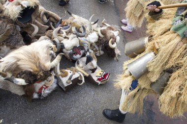 Bulgaristan geleneksel maskeli balo oyunları
