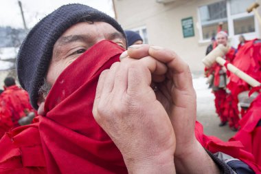 Bulgaristan geleneksel maskeli balo oyunları