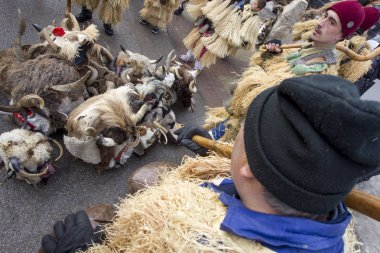 Bulgaristan geleneksel maskeli balo oyunları