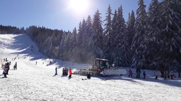 Sofia Bulgaria Gennaio 2018 Snow Plow Truck Una Pista Sci — Video Stock