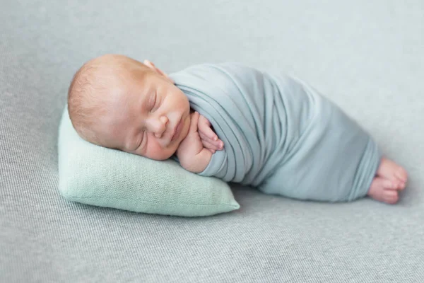 Bebé Recién Nacido Dormido Concepto Saludable Médico Niño Sano Concepto —  Fotos de Stock