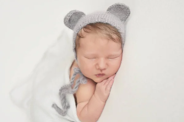 Un Nouveau Ne Endormi Concept Sain Et Medical Enfant En Sante Concept D Hopital Et De Un Nouveau Ne Endormi Concept Sain Et Medical Enfant En Sante Concept D Hopital Et De