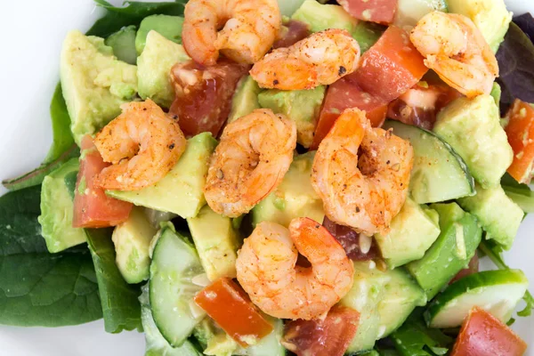 Ensalada de camarones y aguacate —  Fotos de Stock