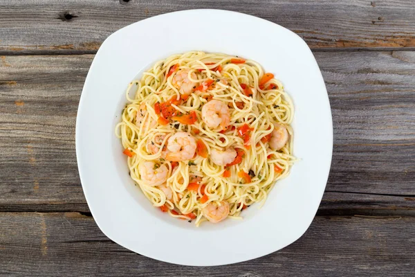 Shrimp garlic pasta — Stock Photo, Image