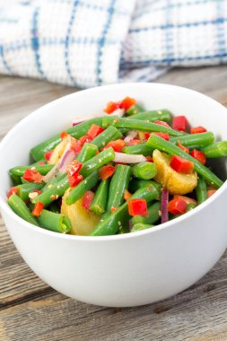 yeşil fasulye ve patates salatası