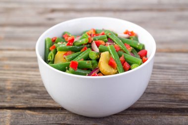 yeşil fasulye ve patates salatası