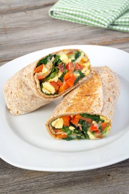 yumurta ve spinash sandviç şal