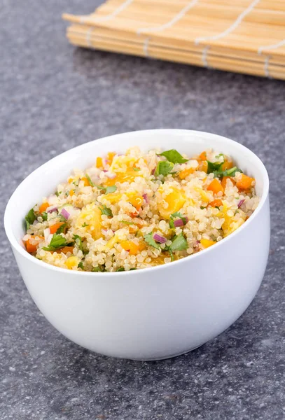 Ensalada de naranja y cilantro de quinua — Foto de Stock