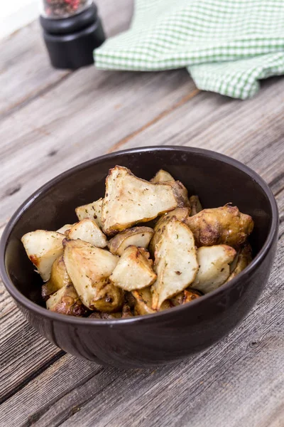 ev yapımı elması kavrulmuş sunchoke çanak