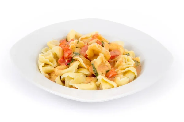 Tortellinis pasta en salsa de tomate — Foto de Stock