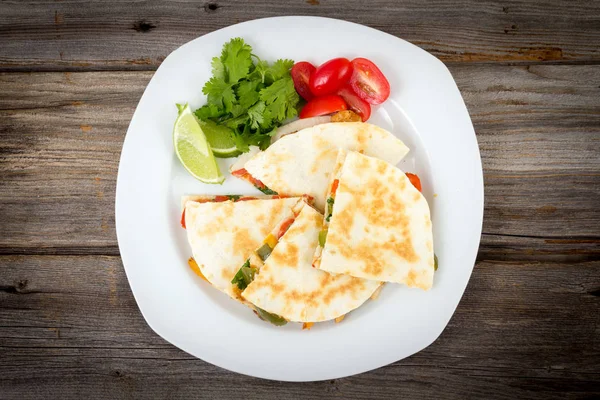 Tavuk quesadilla yemeği