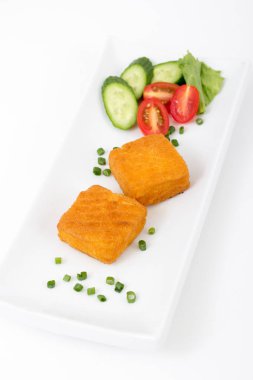 Kızarmış parmesan peynir küp