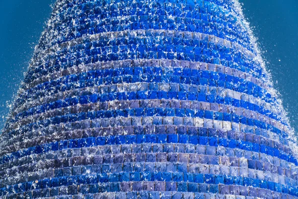 Аннотация: Синий фонтан Мраморная плитка — стоковое фото