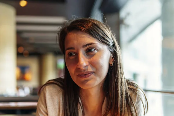 Beautiful Young Woman Portrait In Restaurant — Stock Photo, Image