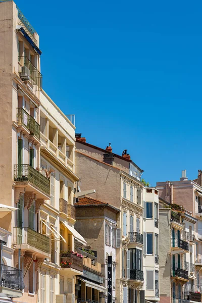 Cannes Francja Czerwca 2019 Piękna Egzotyczna Architektura Zabytkowych Domów Centrum — Zdjęcie stockowe