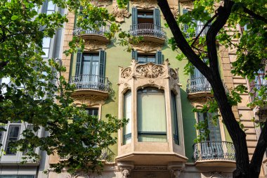 Barcelona, İspanya 'daki Vintage Facade Mimarisinin Ayrıntıları