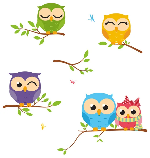 Owls sitting on the tree — Stock Vector