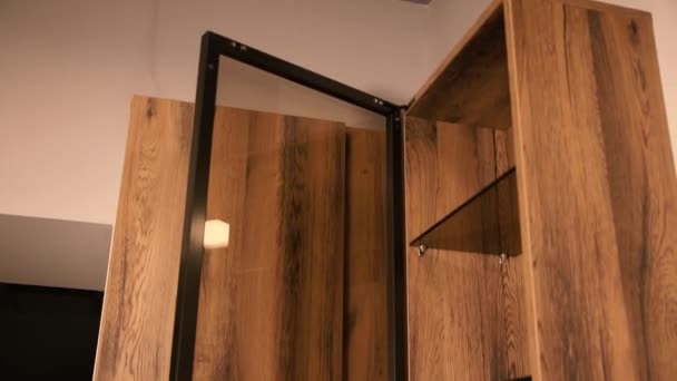 Armoire Longue Ouverte Avec Portes Transparentes Armoire Dans Chambre Cabine — Video