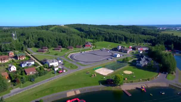 Skigebiet Logoisk im Sommer Aus der Höhe — Stockvideo