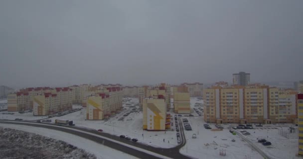 Kış şehri çok kar yağdı. — Stok video