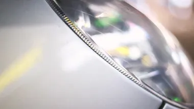 Gece araba farları kapanır.