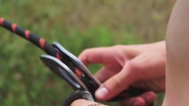 Tirez la corde en été pour sauter 