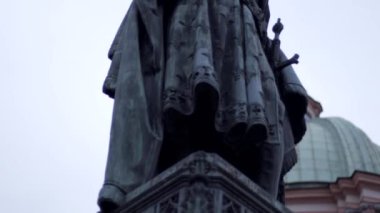 Güzel bir yer. Güzel Prag şehri. Charles Köprüsü. Sonbaharda Prag