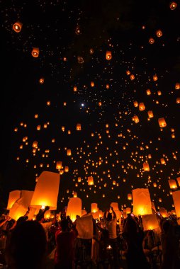 Lanna Dhutanka, Chiang Mai, Tayland - 11 Kasım 2019: İnsanlar