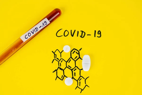 Het Nieuwe Virus Covid Met Witte Tabletten Glazen Buis Met — Stockfoto