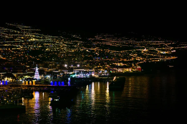 Portekiz Madeira Kentindeki Funchal Geceleri Birçok Işık Ile Deniz Manzarası — Stok fotoğraf