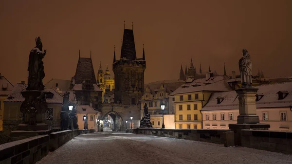 Prague Karlov Bridge in winter night — Stock Photo, Image