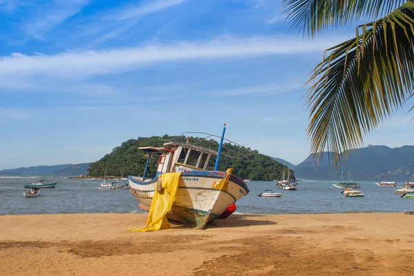 Paisaje Con Playa Brasil Isla Ilha Grande Barcos Pesca Personas —  Fotos de Stock