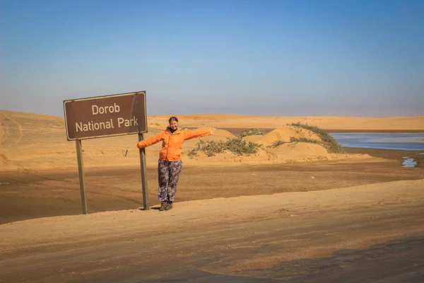 Junges Mädchen Touristische Backpacker Dorob Nationalpark Teil Der Dead Vlei — Stockfoto