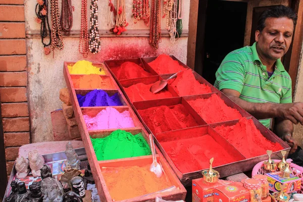 Kathmandu Nepal Abril 2014 Vendedor Rua Mercado Cores Brilhantes Para — Fotografia de Stock