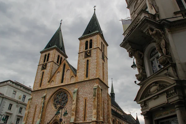 De Heilige Hart Kathedraal is een katholieke kerk in Sarajevo het — Stockfoto