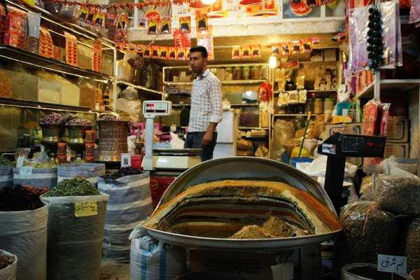 Shiraz Iran Mei 2017 Een Grote Iraanse Bazaar Met Een — Stockfoto