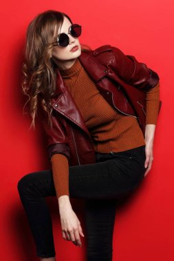 moda modeli Güneş gözlüğü