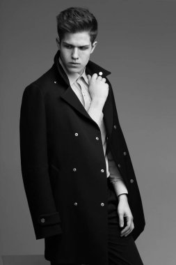 yakışıklı delikanlı