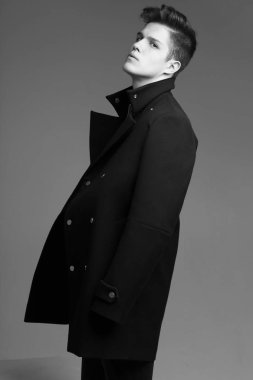 yakışıklı delikanlı