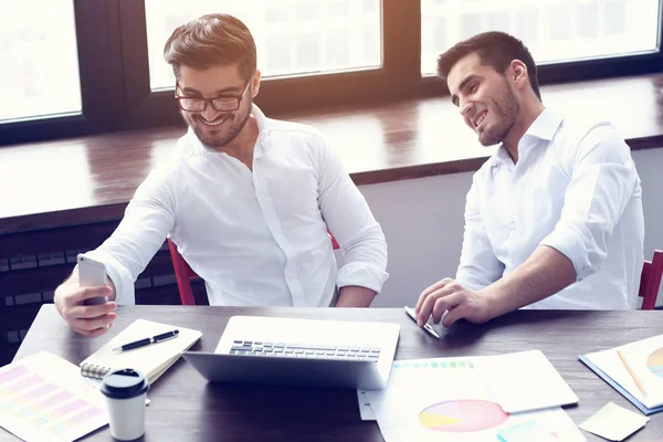 Two businessmen at office — Stock Photo, Image