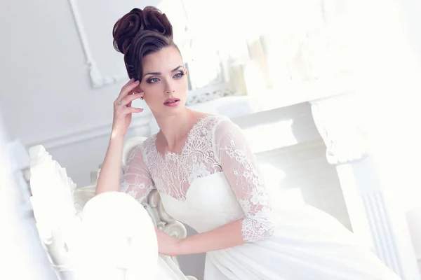 Porträt der wunderschönen Braut — Stockfoto