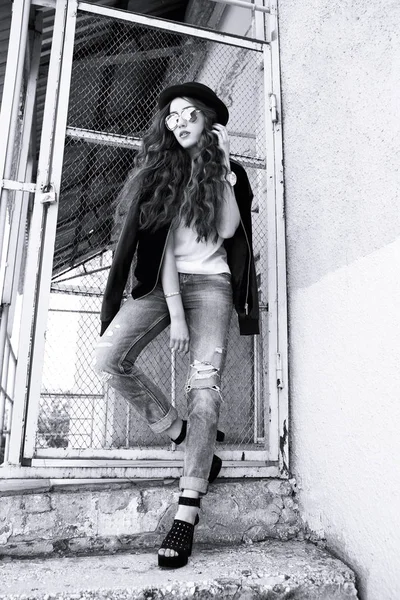Modella in jeans Fotografia Stock