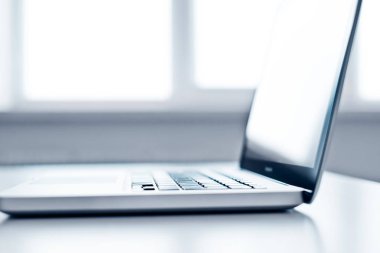 Yakın çekim fotoğraf açık dizüstü