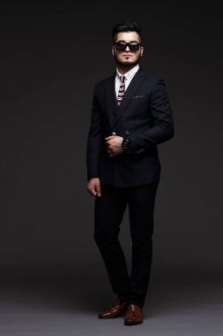 Zarif ceketli adamı moda