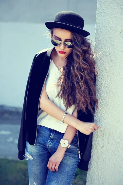 Fashion model with long hair — Zdjęcie stockowe