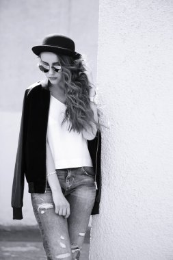 uzun kıvırcık saç modeli