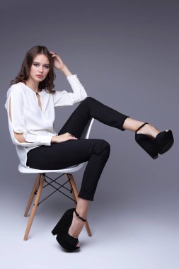 zarif kadın portresi yüksek moda