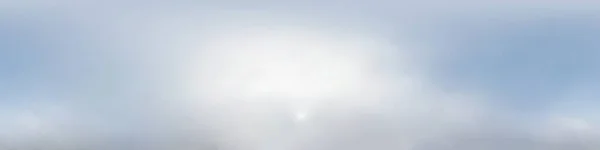 Błękitne niebo z poranną mgłą. Bezproblemowa panorama hdri 360 stopni kąt widzenia z zenitem do wykorzystania w grafice 3D lub rozwoju gry jako kopuła nieba lub edytować strzał drona — Zdjęcie stockowe