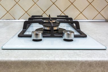 Gaz ocağı ocağı mutfaktaki iki ocakta.