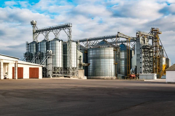 Agrar-Verarbeitungs- und Produktionsanlage für die Verarbeitung und Versilberung — Stockfoto